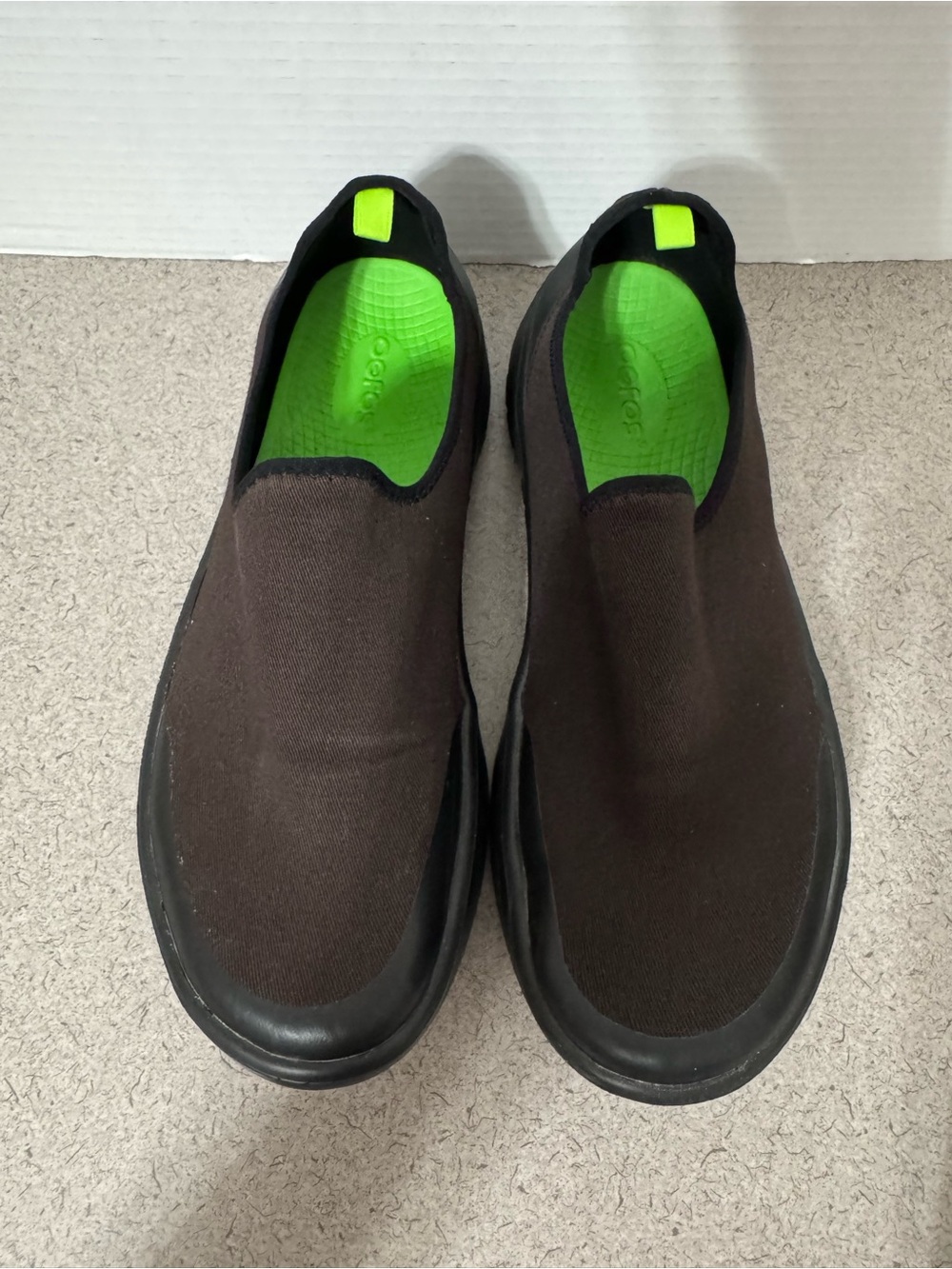 Oofos OOmg Eezee Low Black Shoes, Women’s 10